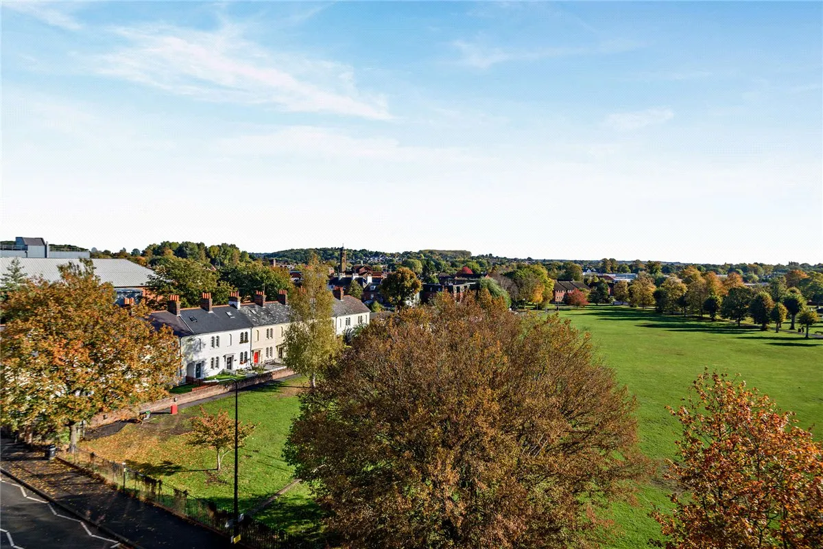 Park Way, RG14, photo 20