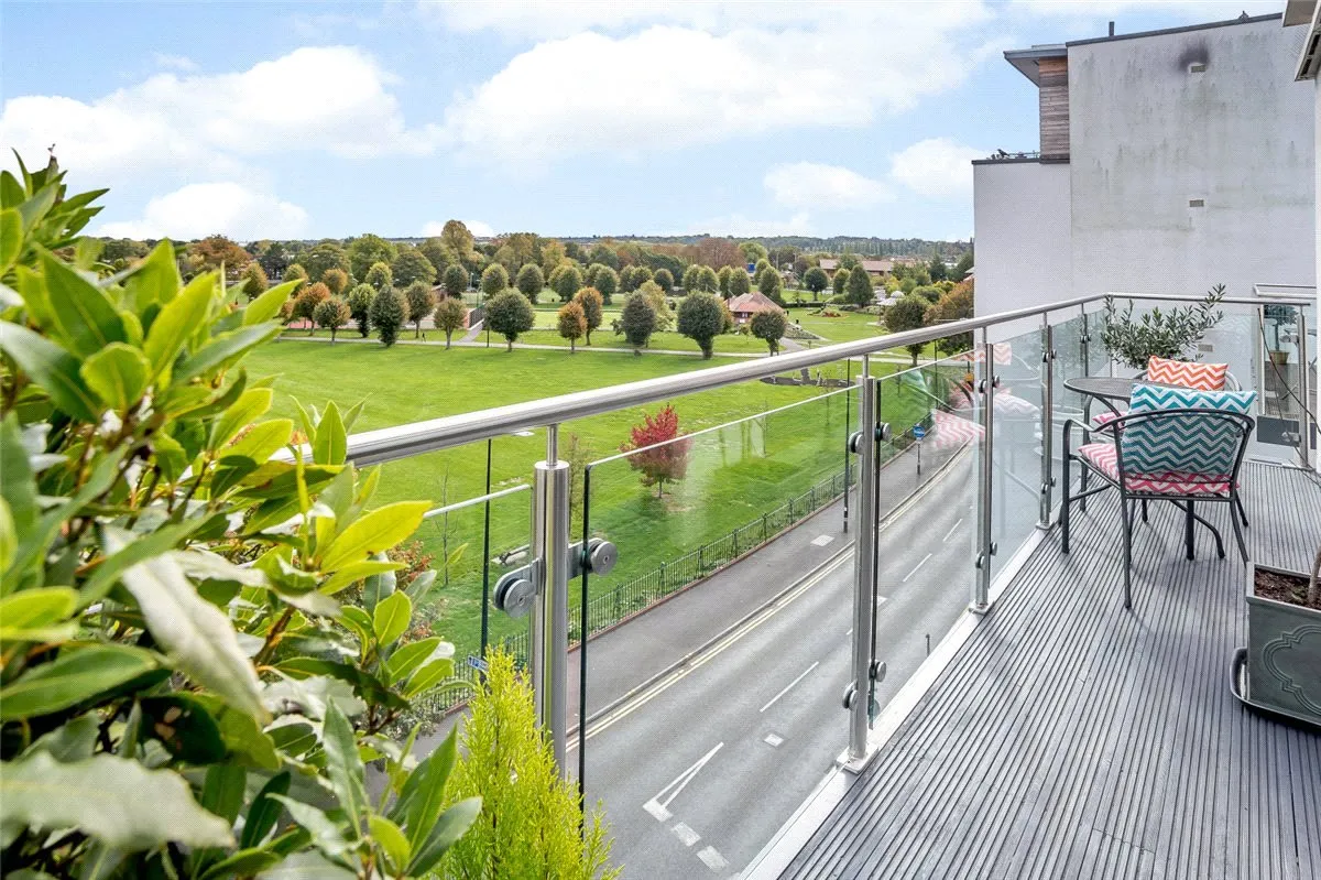Park Way, RG14, photo 6