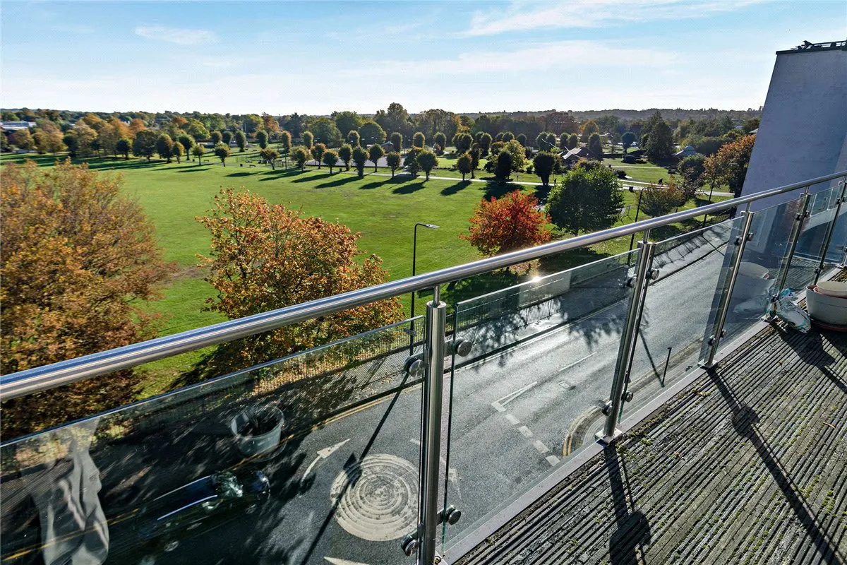 Park Way, RG14, photo 19