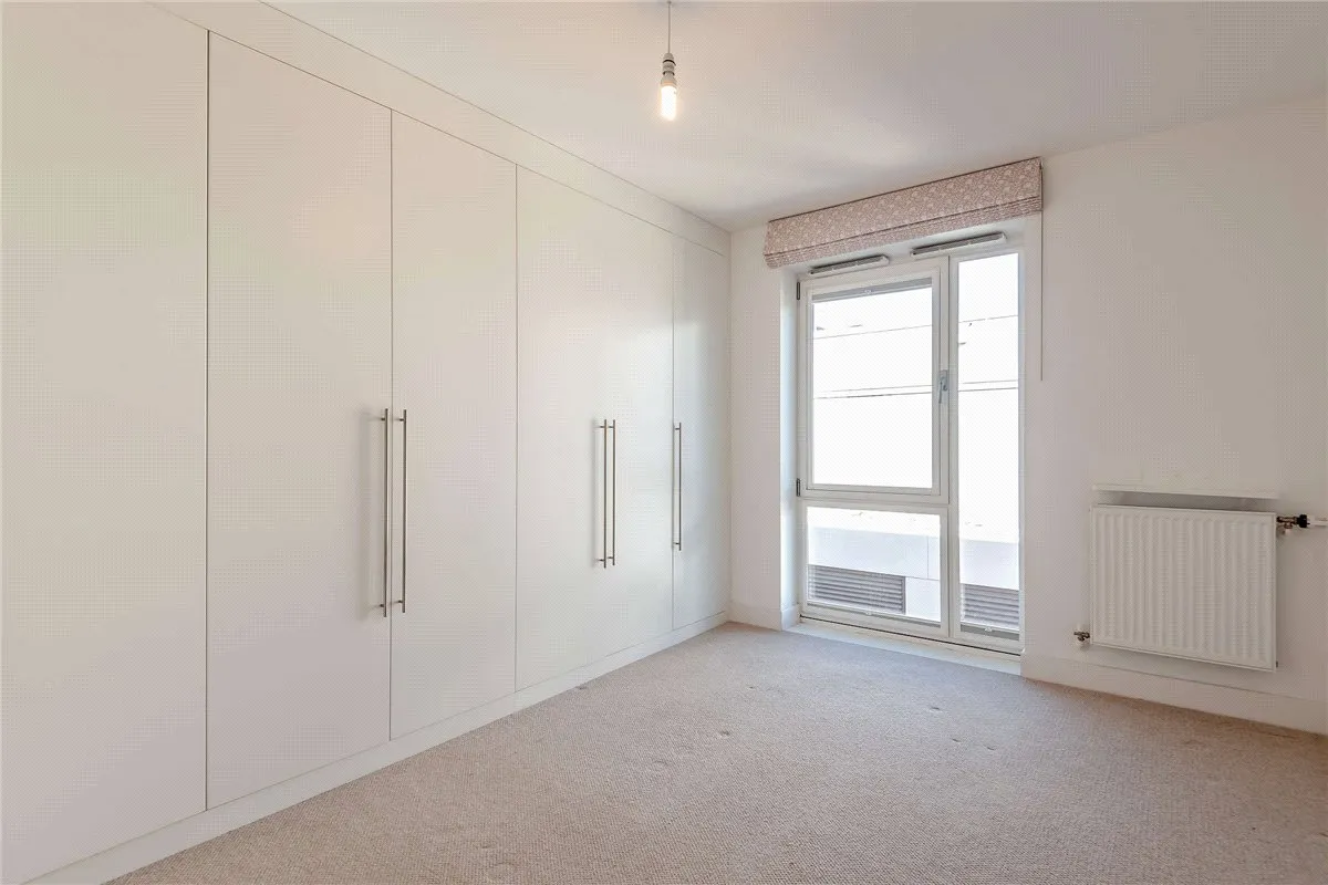 Park Way, RG14, photo 14