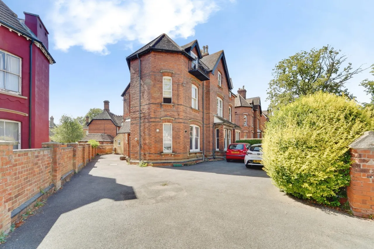 Lansdowne Road, Bedford, MK40, photo 2