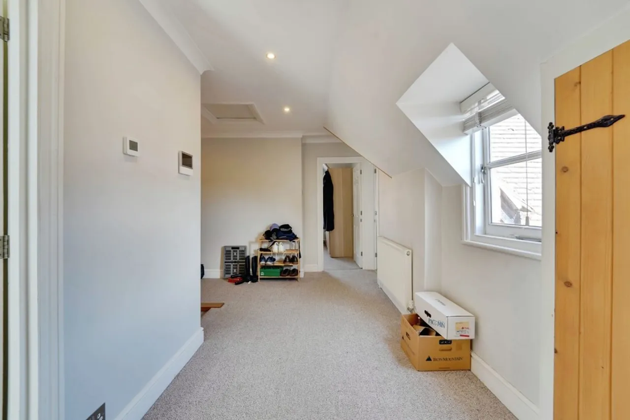 Lansdowne Road, Bedford, MK40, photo 7