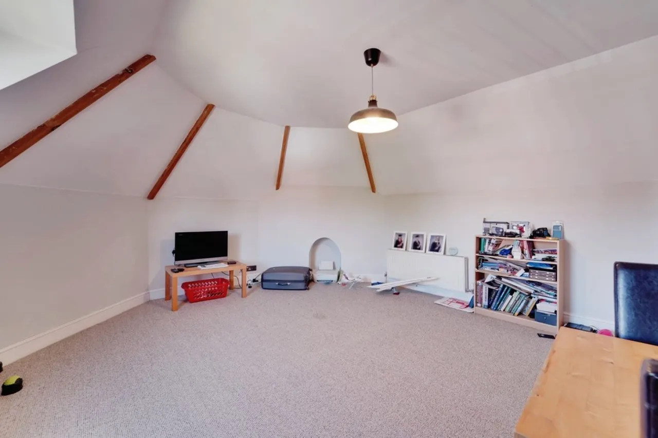Lansdowne Road, Bedford, MK40, photo 9