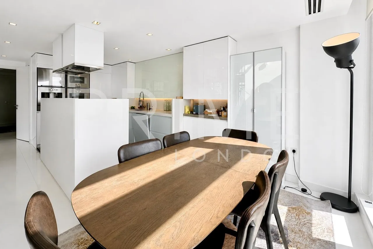 Pan Peninsula East, Canary Wharf, E14, photo 5