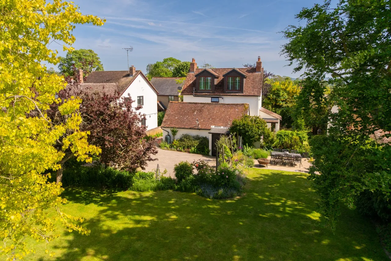 Nup End Lane, Wingrave, HP22, photo 6