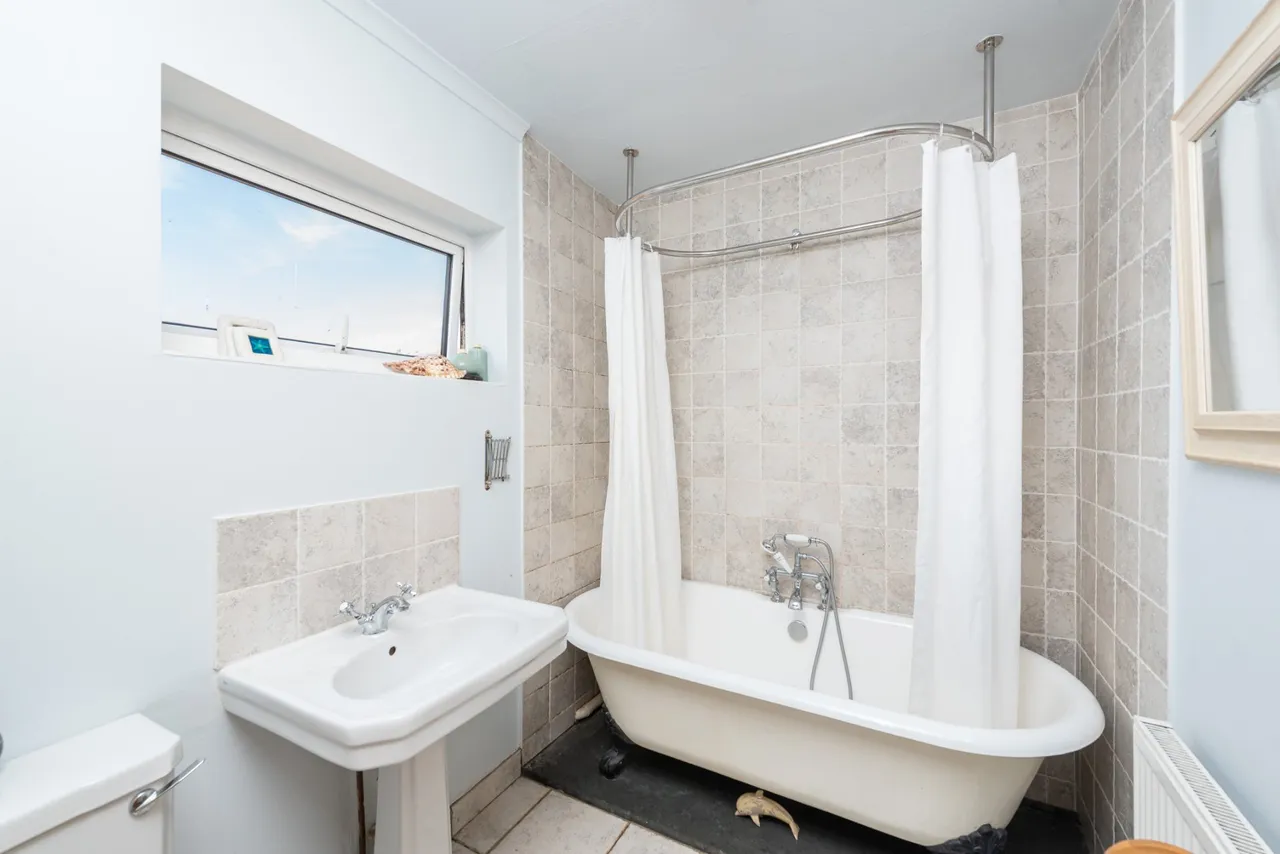 Nup End Lane, Wingrave, HP22, photo 15
