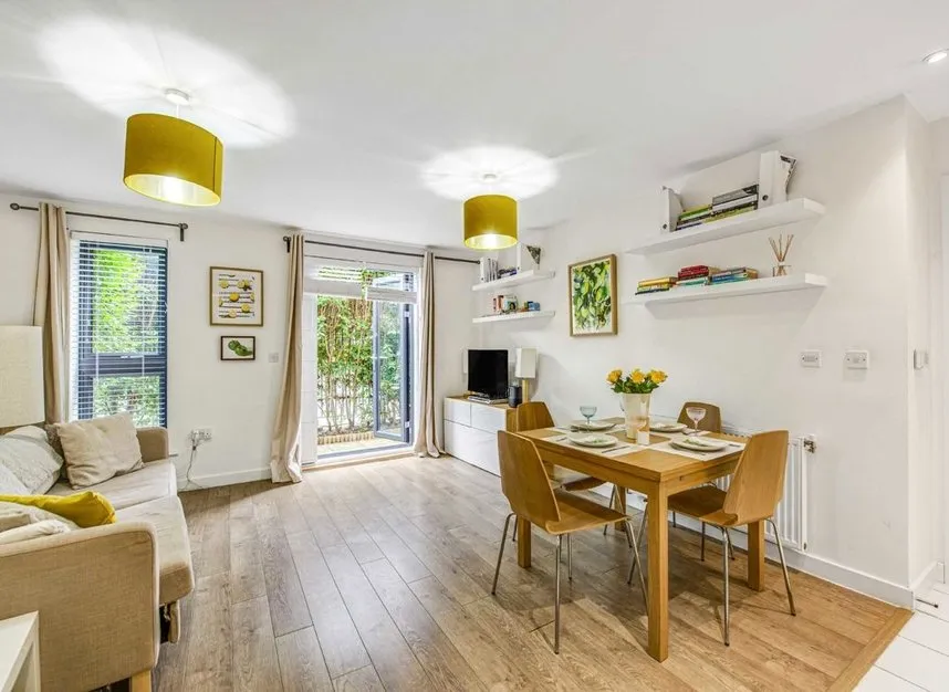 Garratt Lane, Tooting, SW17, photo 10