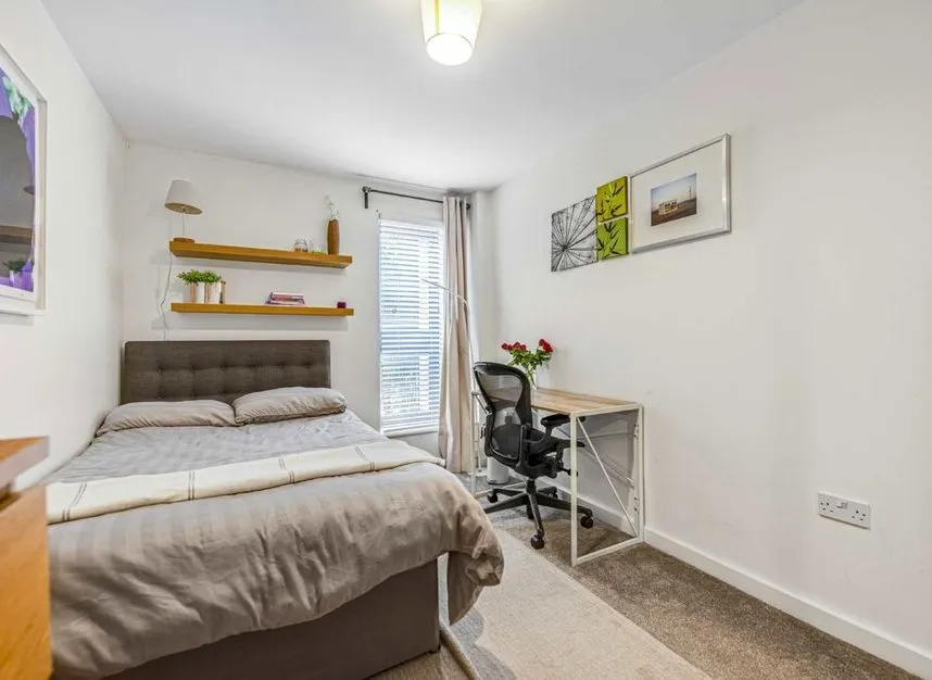 Garratt Lane, Tooting, SW17, photo 8
