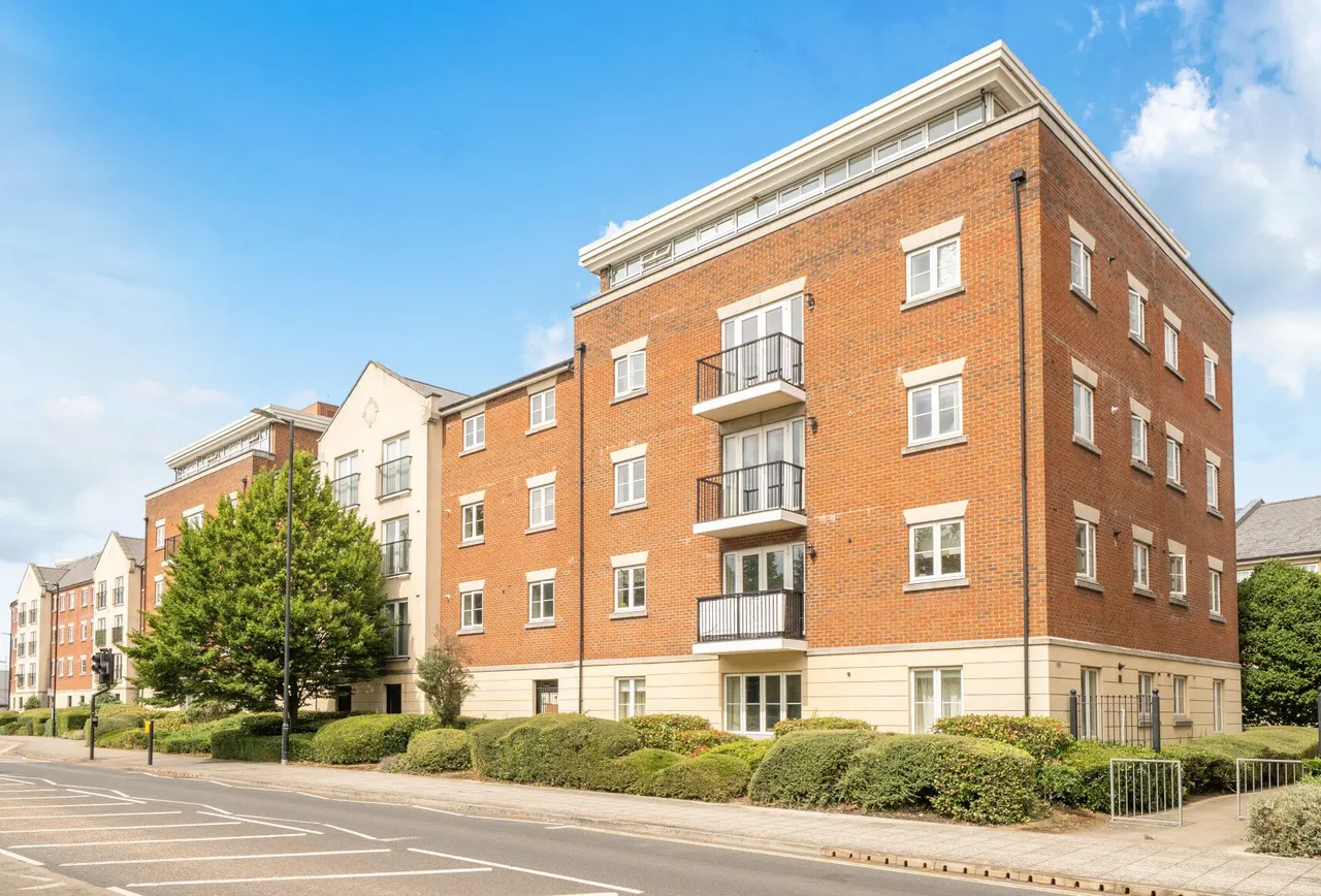 1 bed flat for sale — Brookbank Close, Cheltenham, GL50 3NN