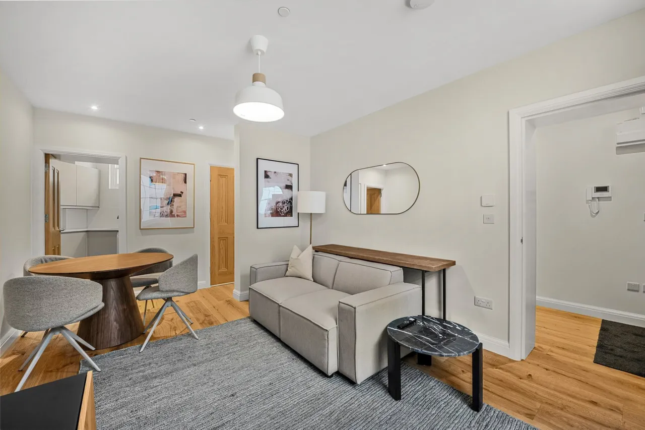 2 bed flat to rent, Titchborne Row, W2