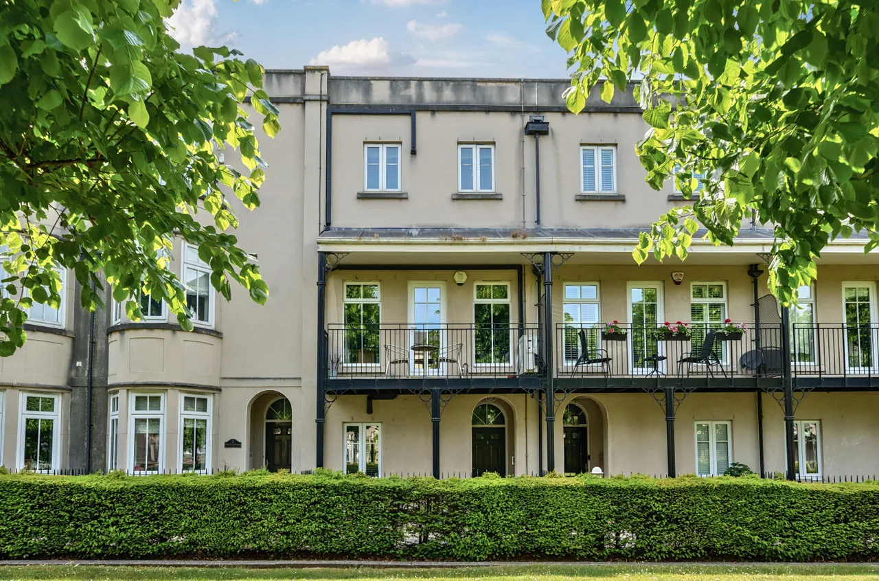 4 bed house for sale, The Boulevard, Ingress Park, DA9