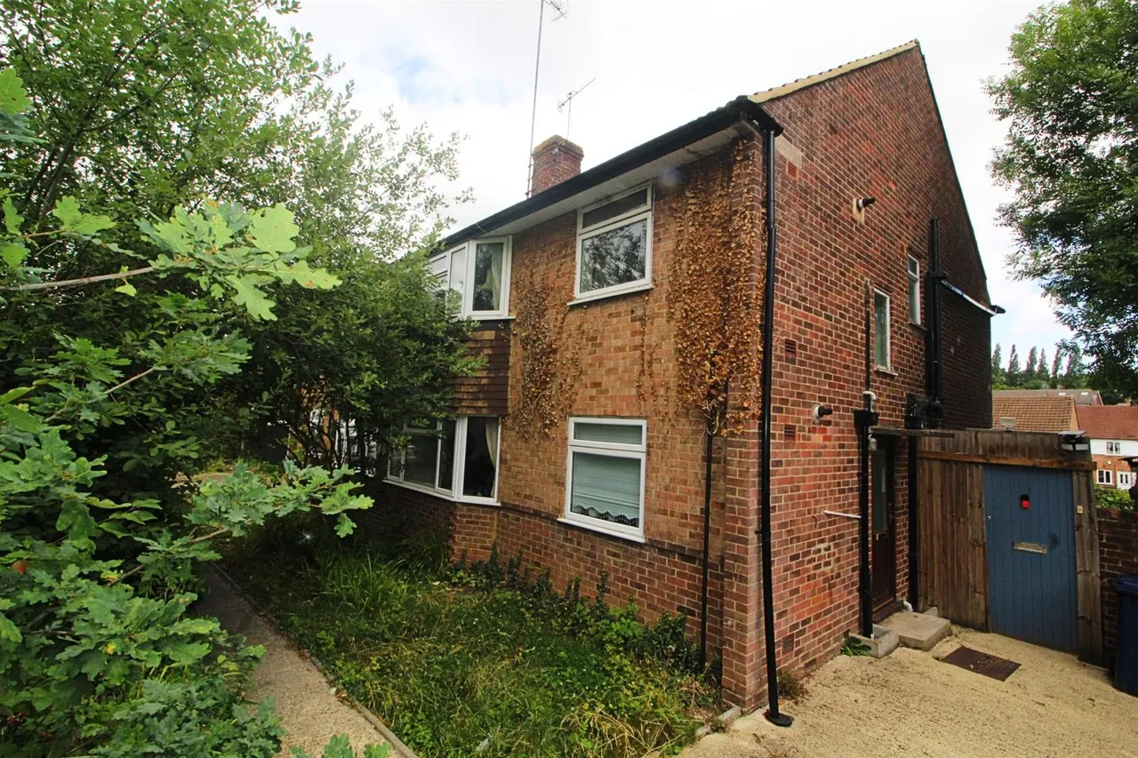 2 bed flat for sale — 2A Meadway, Barnet EN5 5LF