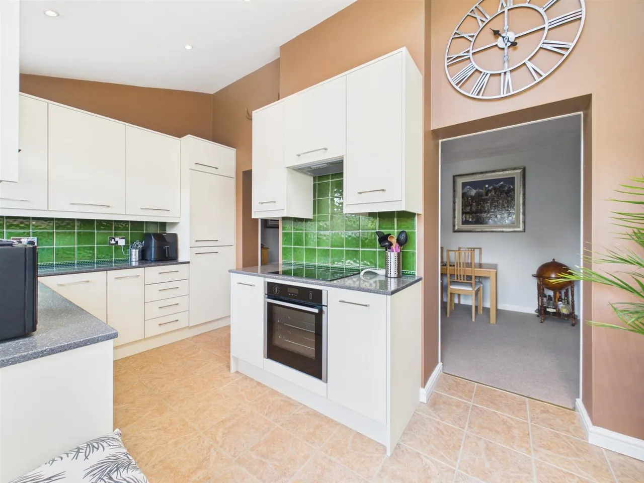 Seaton Gardens, Ruislip, HA4 0AY, photo 6