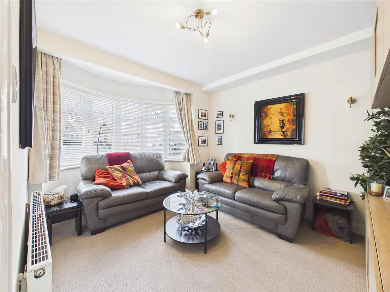 Seaton Gardens, Ruislip, HA4 0AY, photo 2