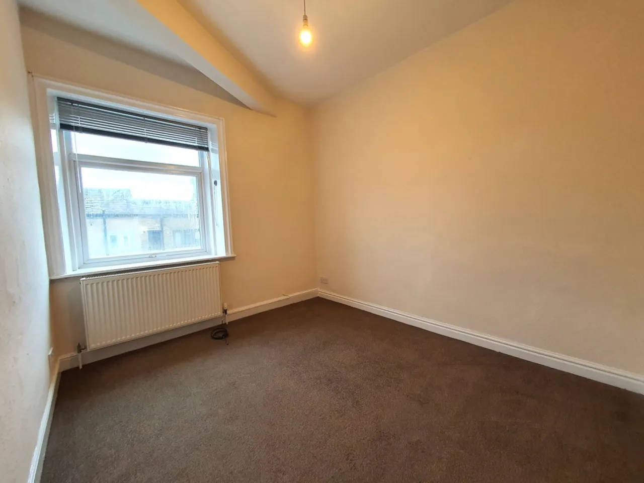 Blackmoorfoot Road, Crosland Moor, HD4, photo 6