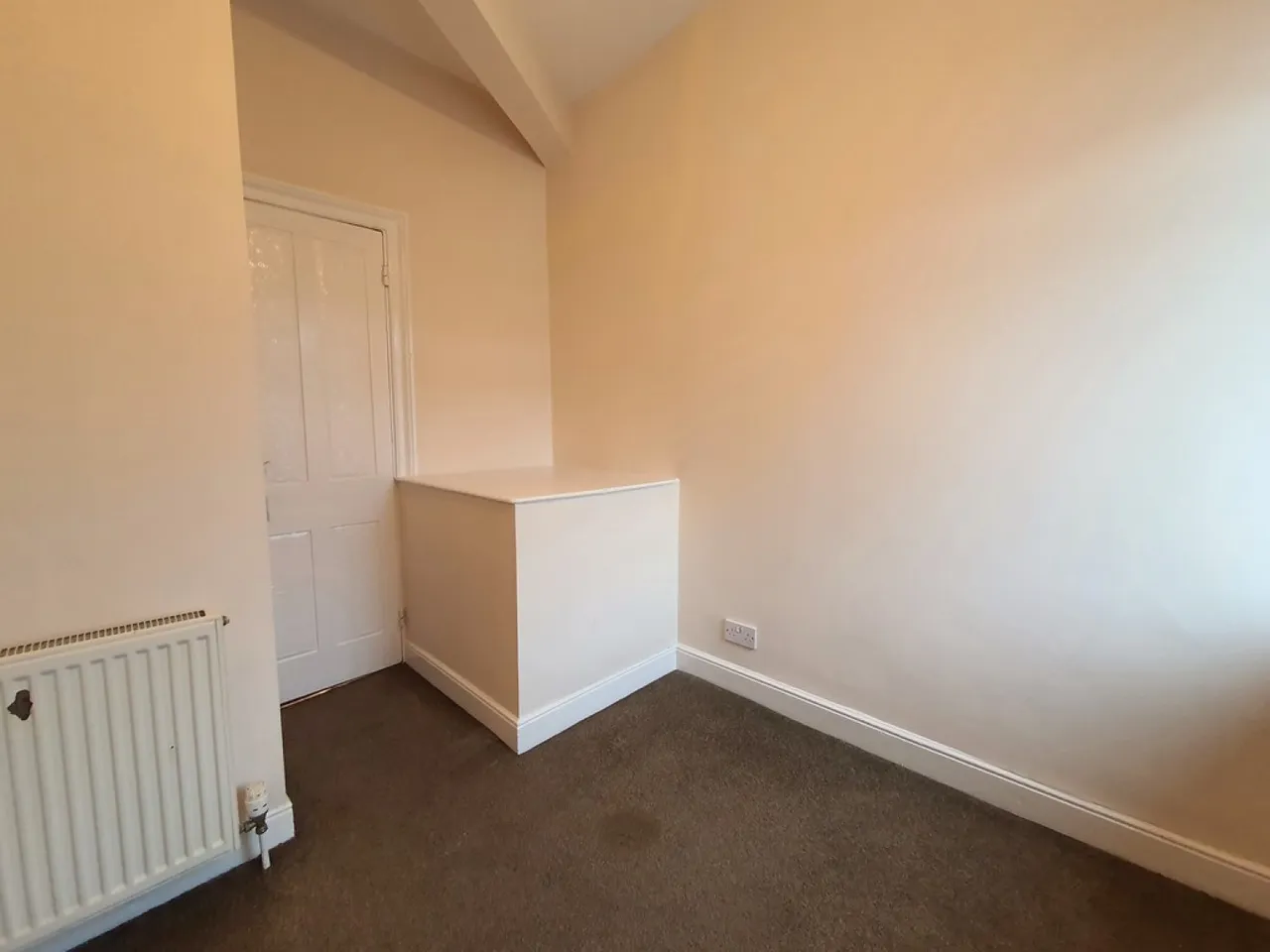 Blackmoorfoot Road, Crosland Moor, HD4, photo 7