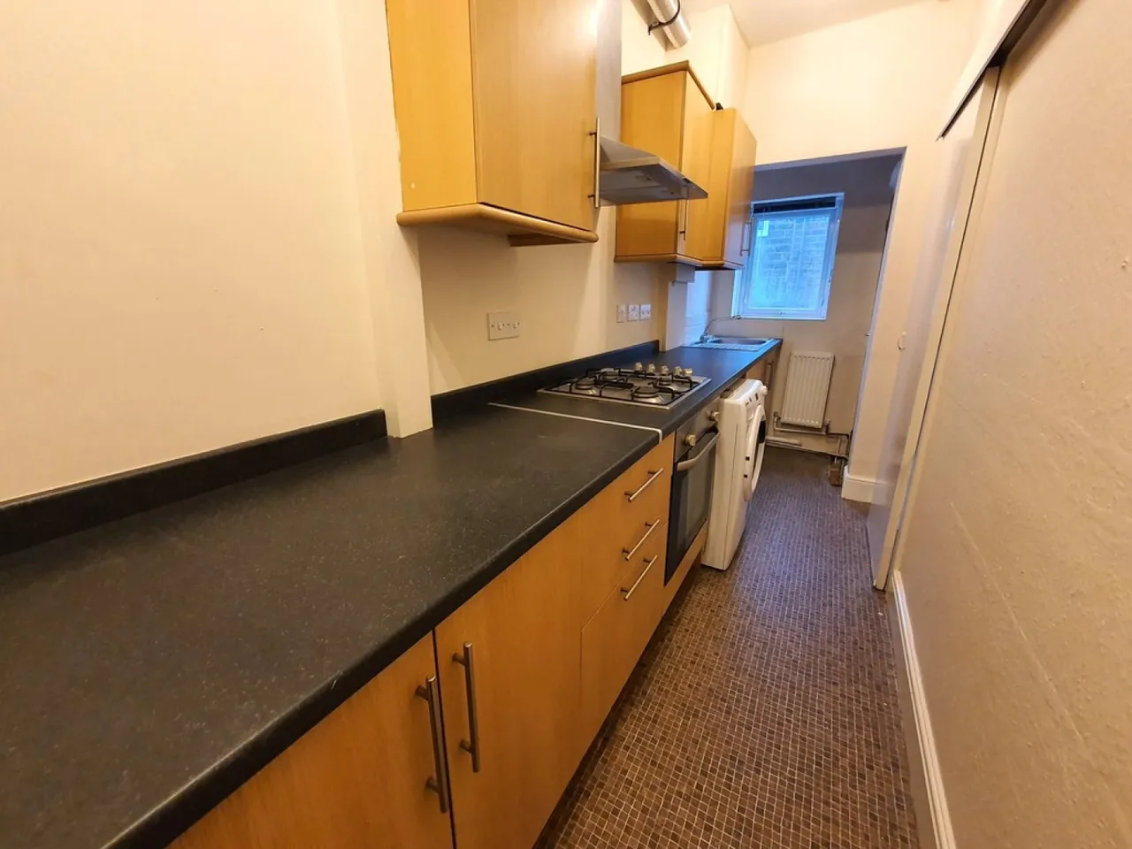 Blackmoorfoot Road, Crosland Moor, HD4, photo 4