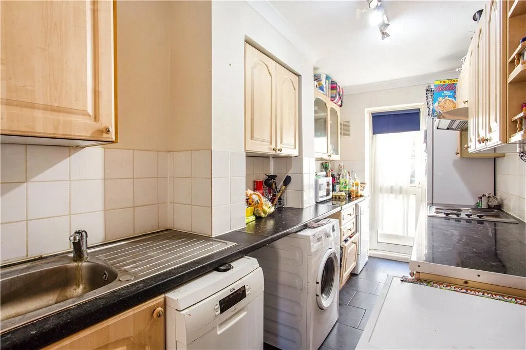 Normanton House, Oaklands Estate, London, SW4, photo 4