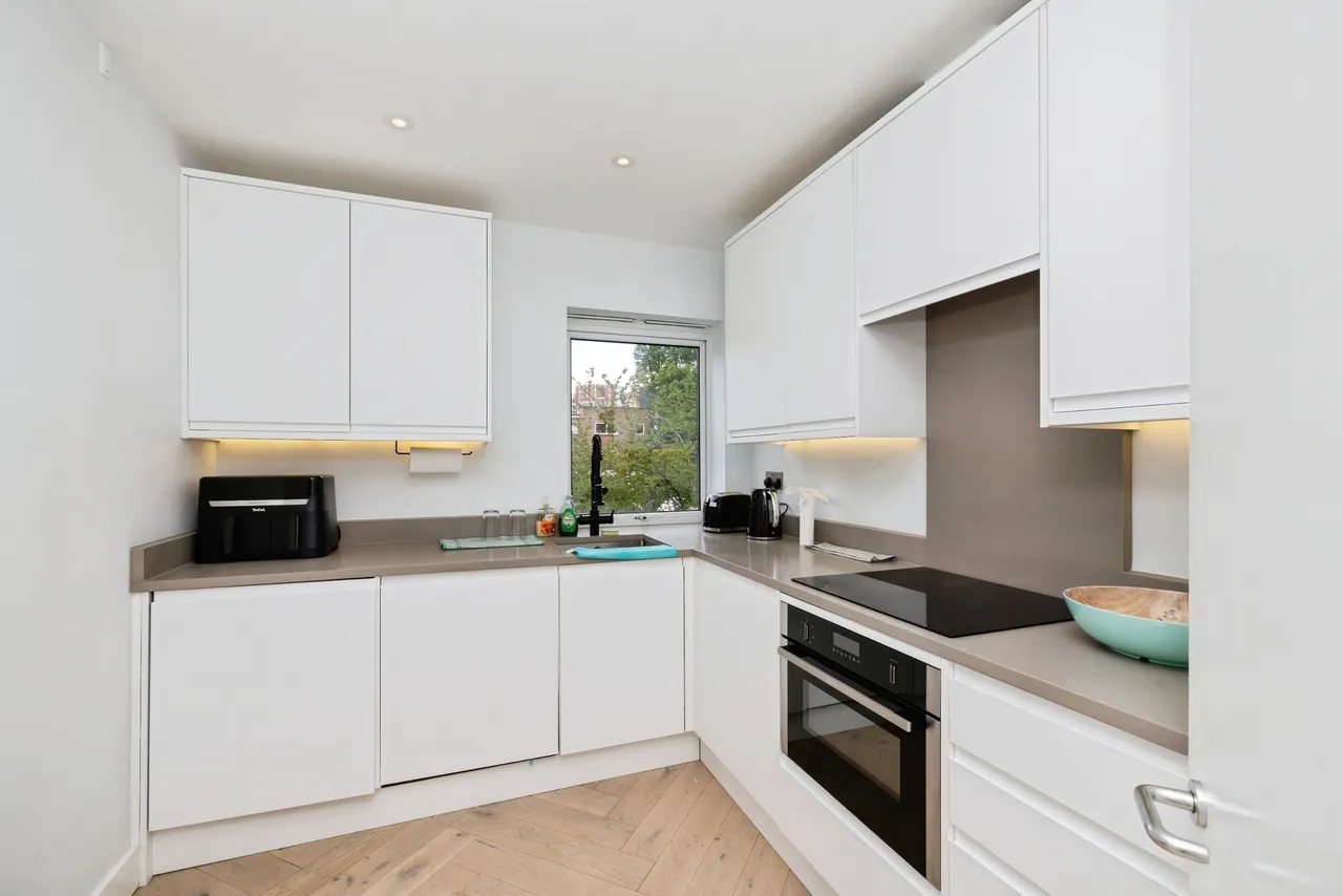 Mill Pond Close, Vauxhall, SW8, photo 6