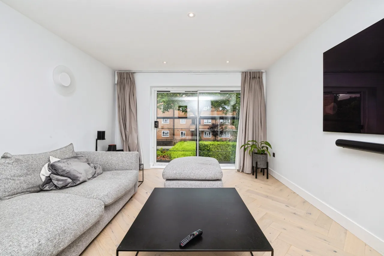 Mill Pond Close, Vauxhall, SW8, photo 5