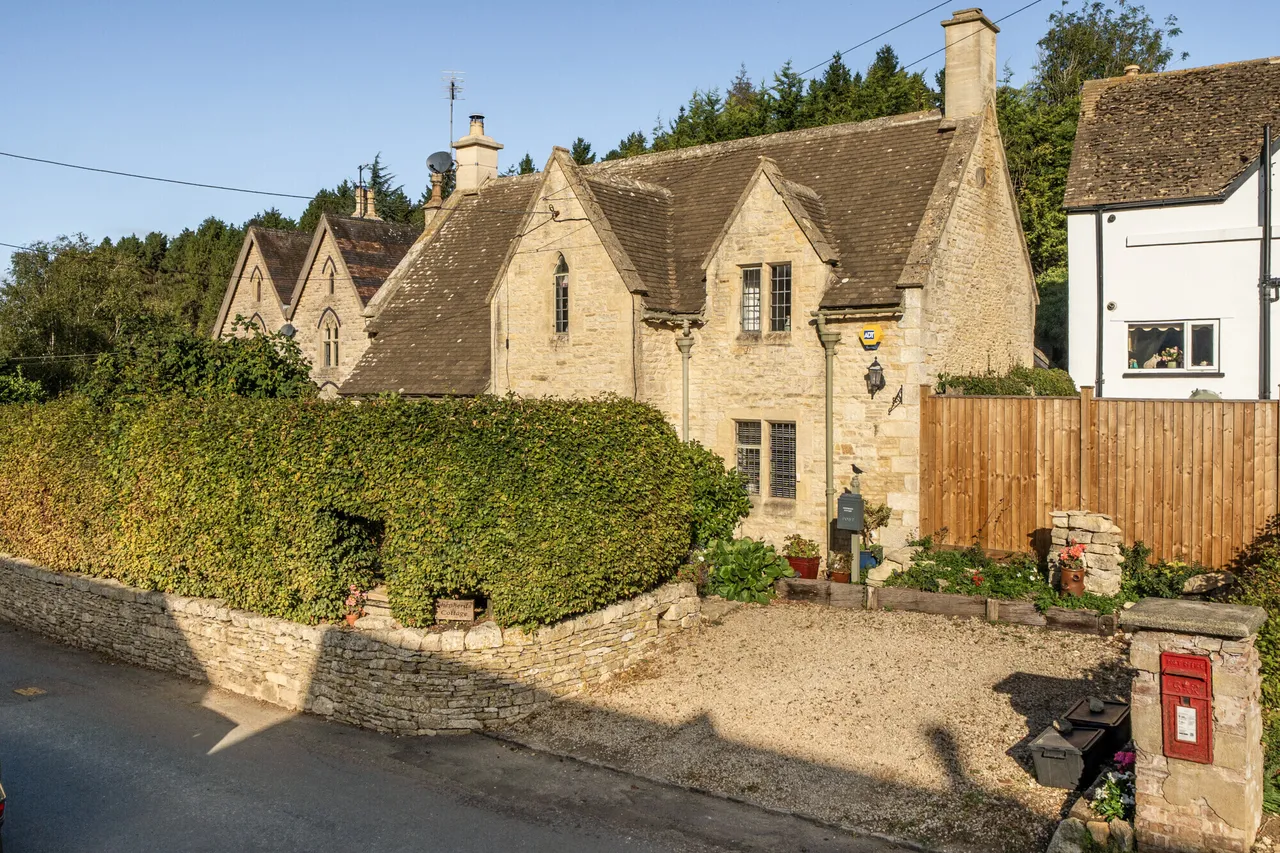 2 bed house for sale, Shipton Oliffe, Cheltenham, GL54
