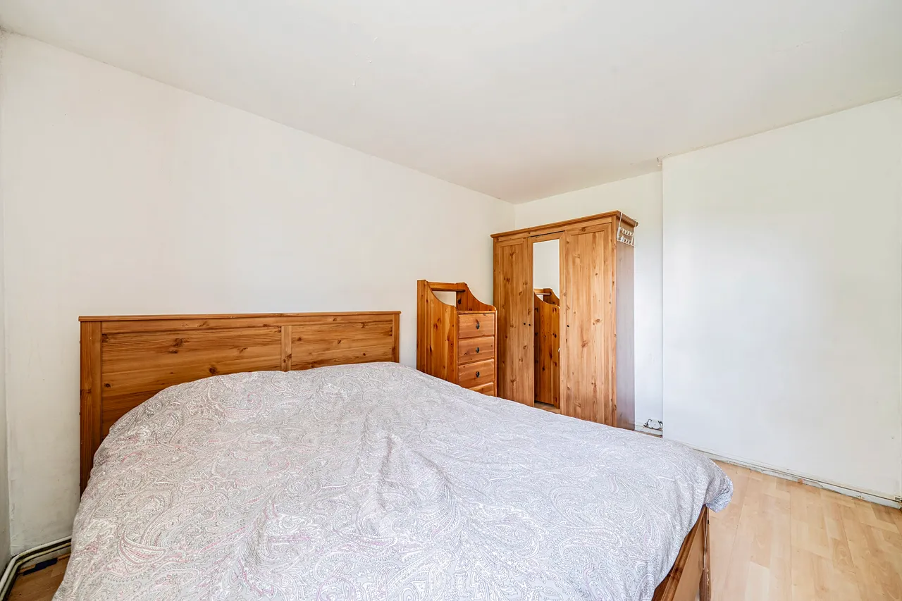 16 Castlecombe Drive, London, photo 5