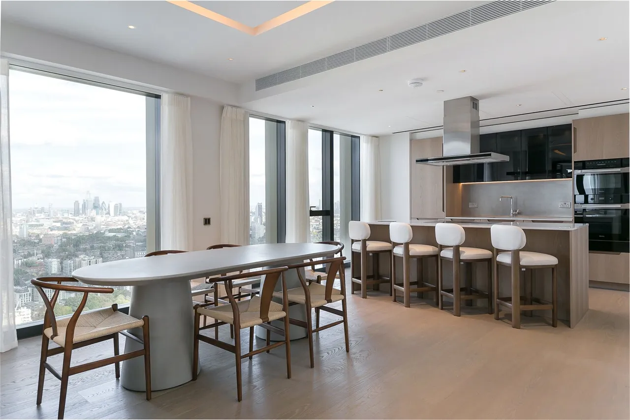 Nine Elms Lane, Nine Elms, SW8, photo 5