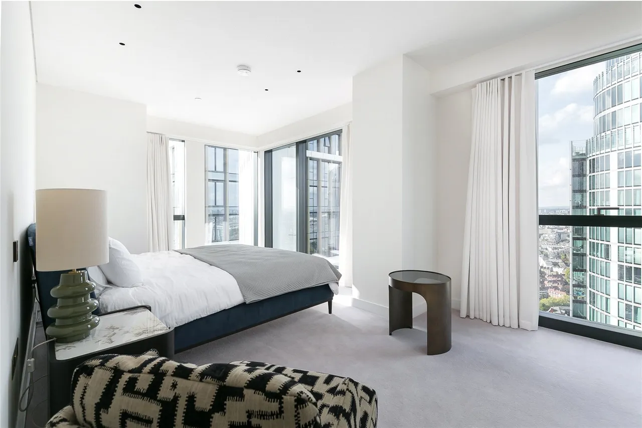 Nine Elms Lane, Nine Elms, SW8, photo 6