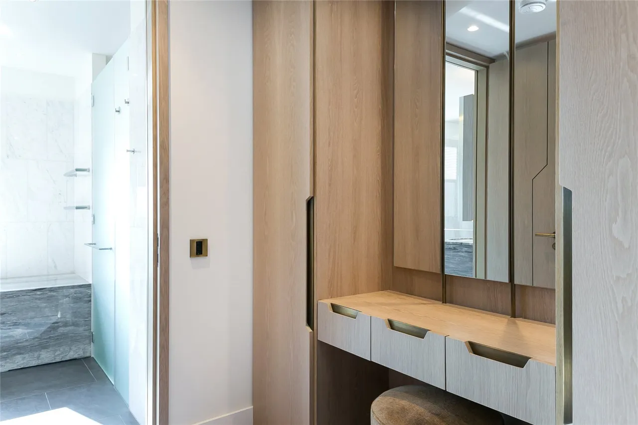Nine Elms Lane, Nine Elms, SW8, photo 14