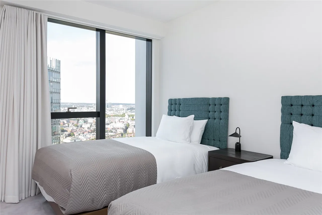 Nine Elms Lane, Nine Elms, SW8, photo 8