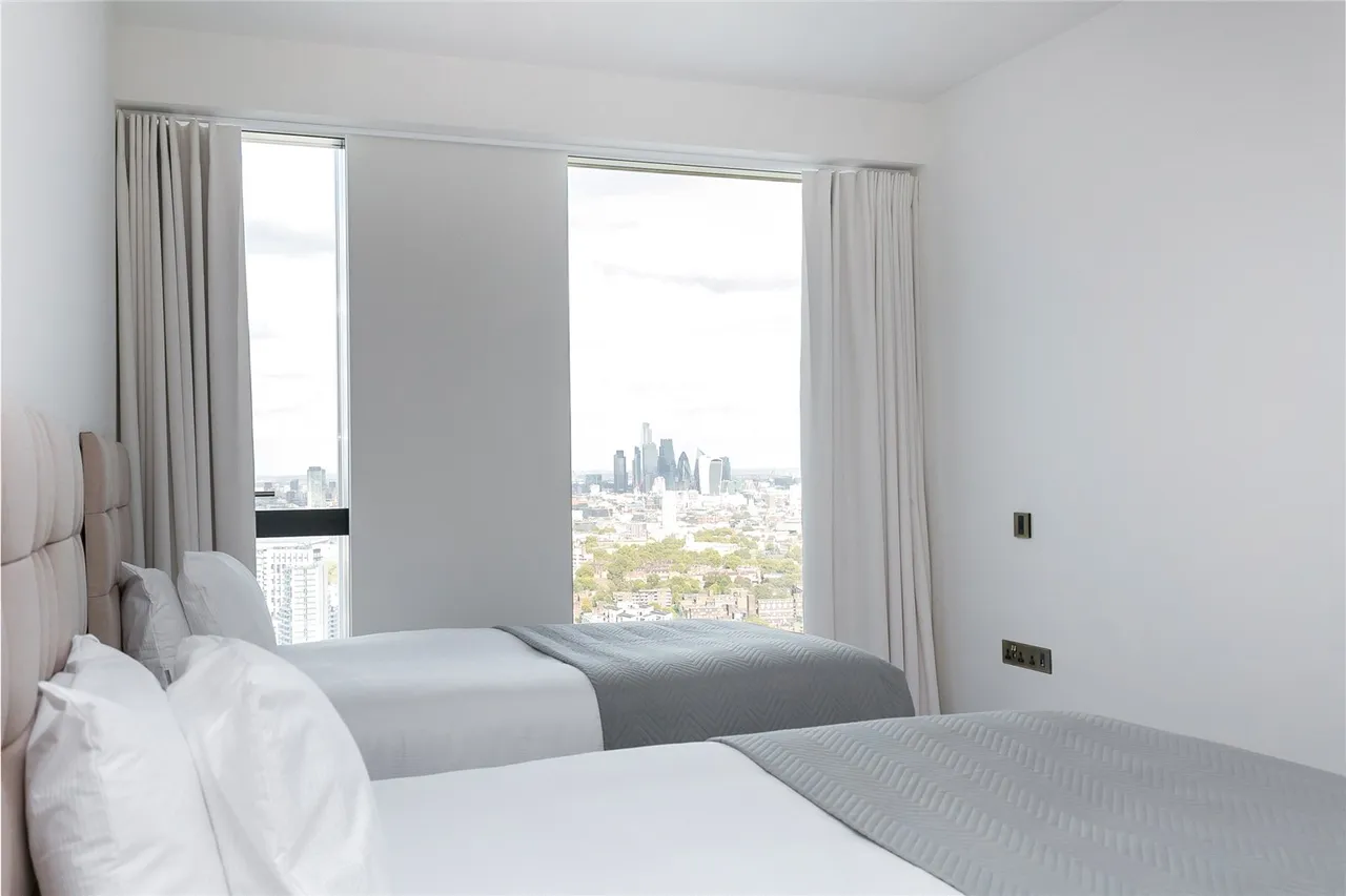 Nine Elms Lane, Nine Elms, SW8, photo 7