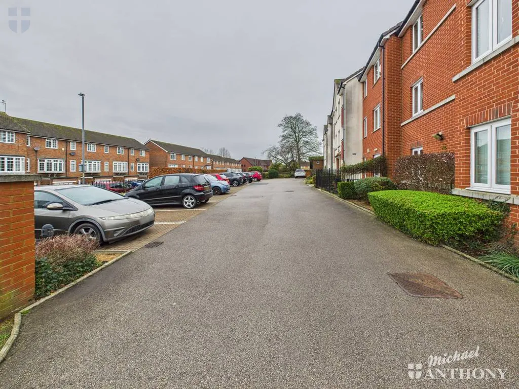 Pearl Court, Aylesbury, HP21 7BY, photo 8