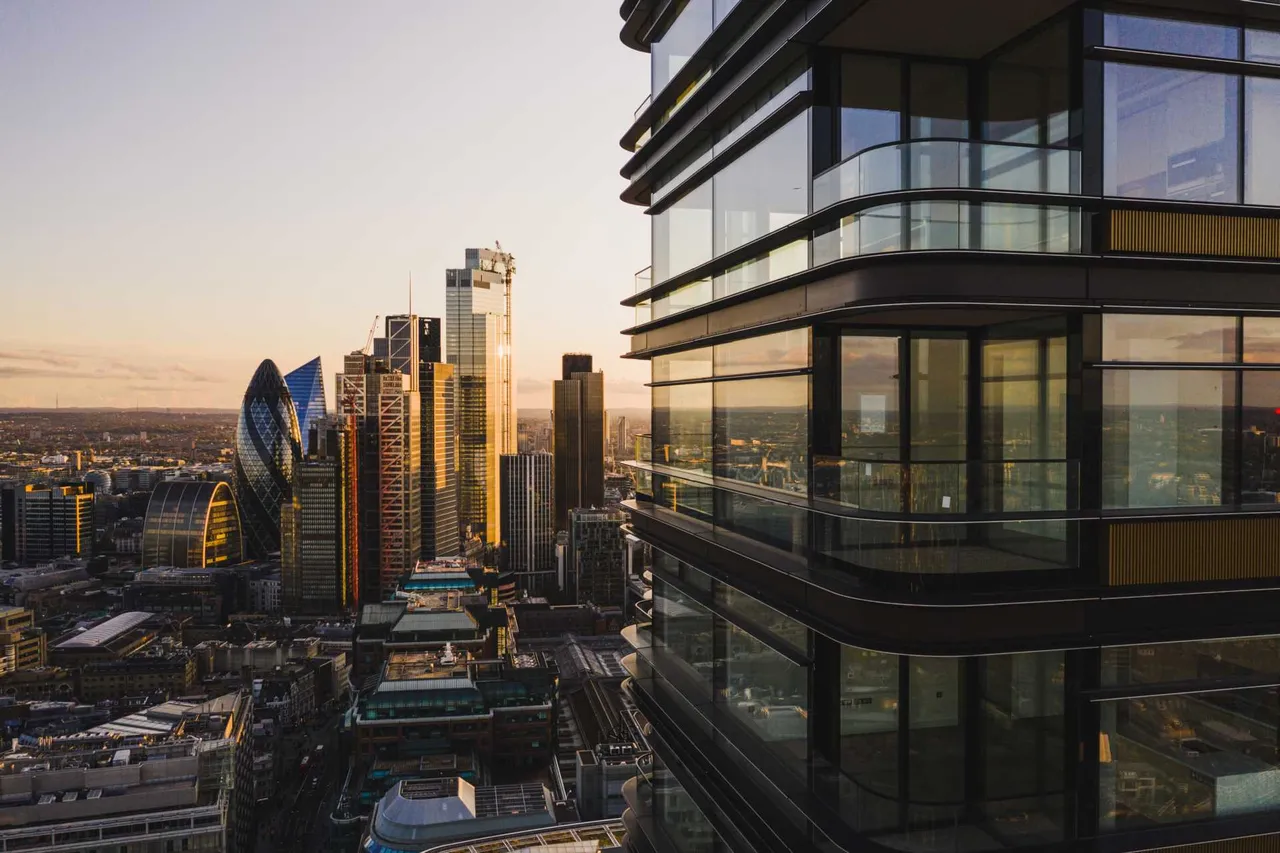 London, EC2A, photo 5