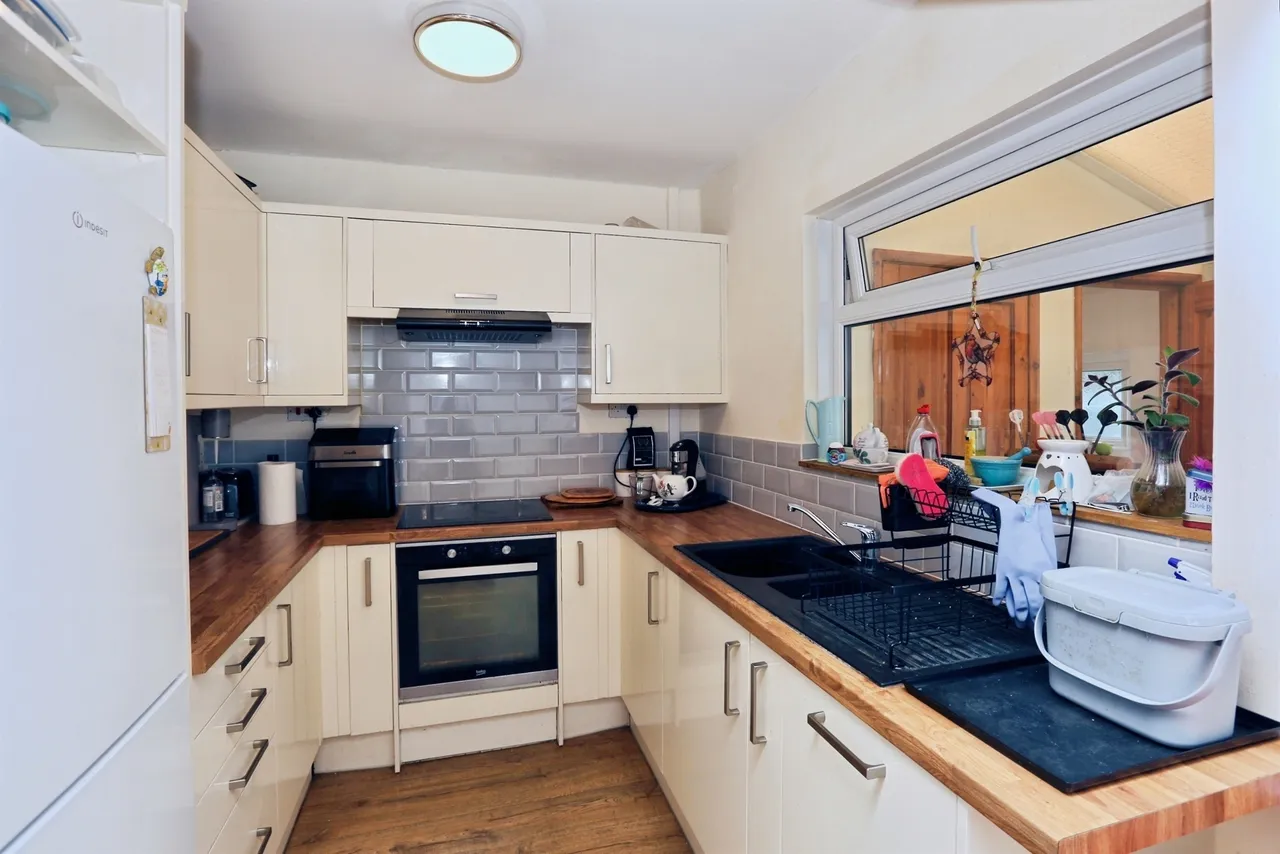 St. Valerie Road, Gosport, PO12, photo 9