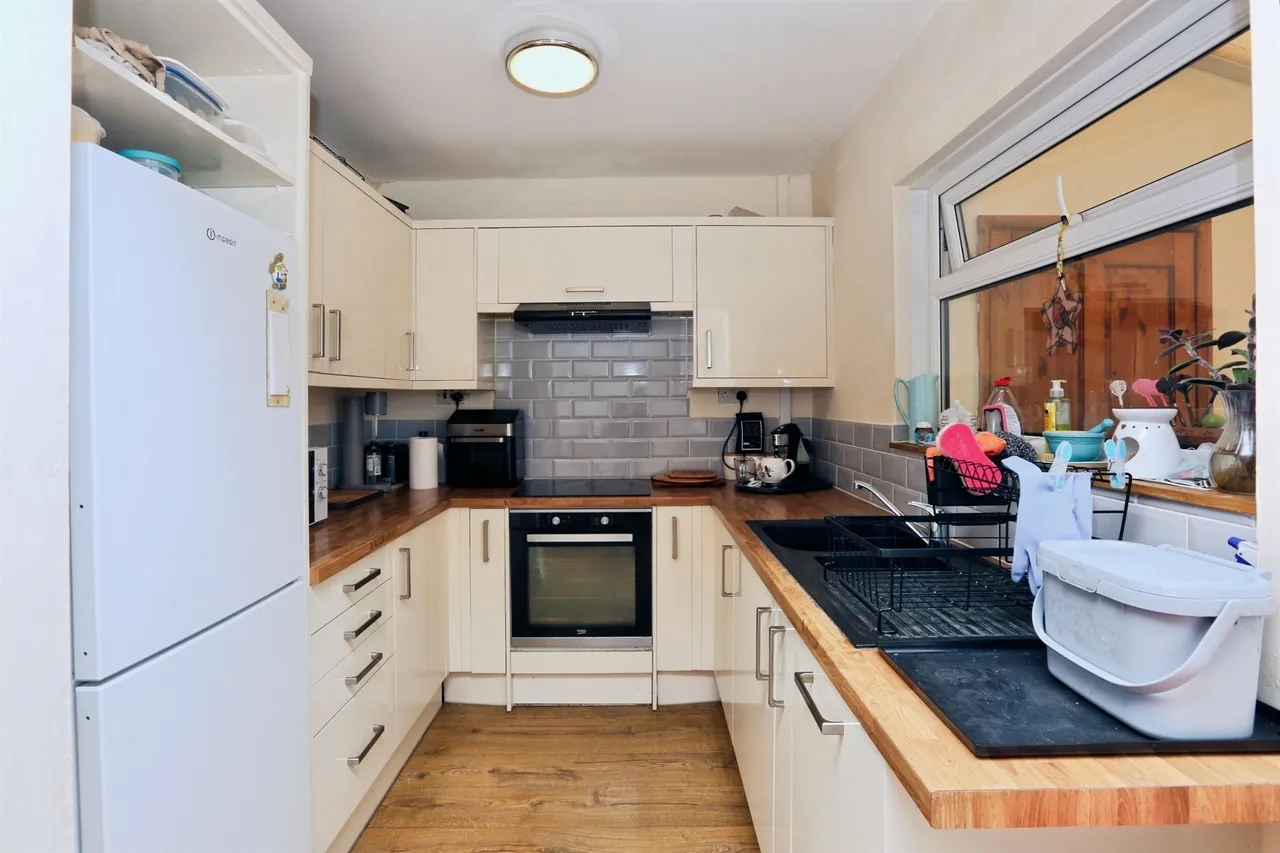 St. Valerie Road, Gosport, PO12, photo 2