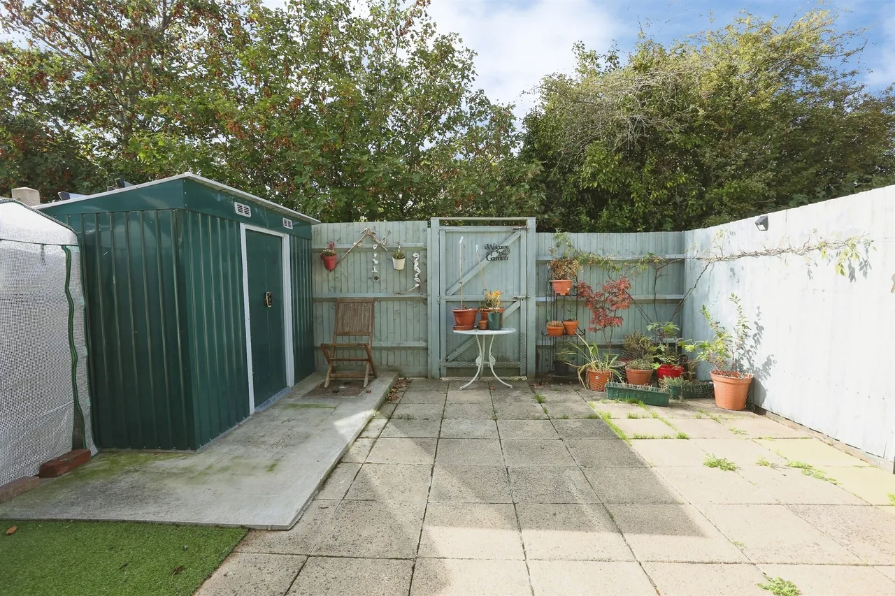 St. Valerie Road, Gosport, PO12, photo 7
