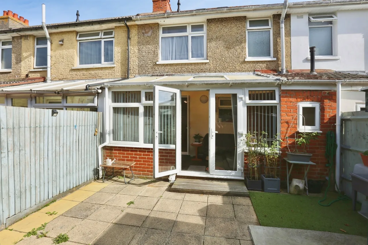 St. Valerie Road, Gosport, PO12, photo 8