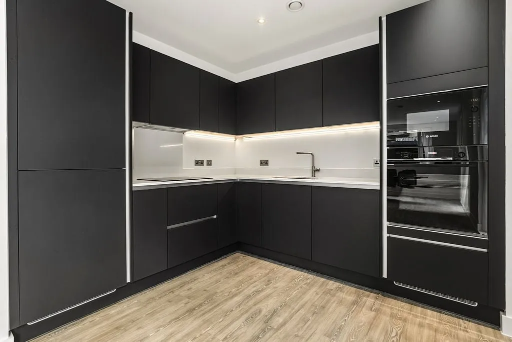Civic Street, London, TW3, photo 3