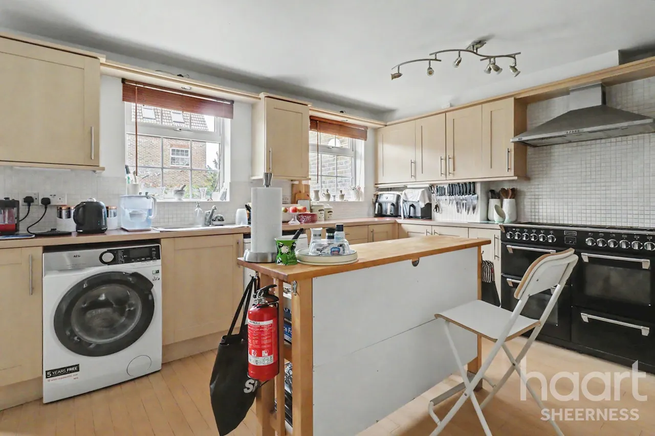 Buckthorne Road, Minster, ME12, photo 21