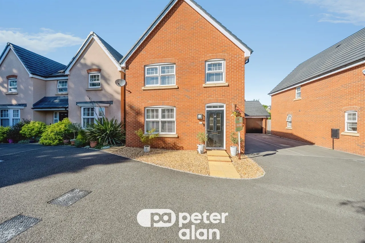 4 bed house for sale, Acer Way, Monmouth, NP25