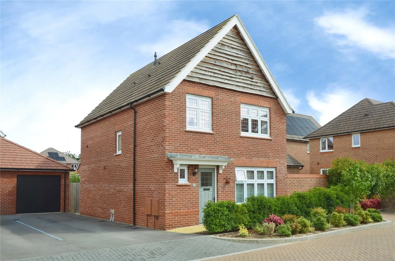 3 bed house for sale, Kirk Mead, Warfield, RG42