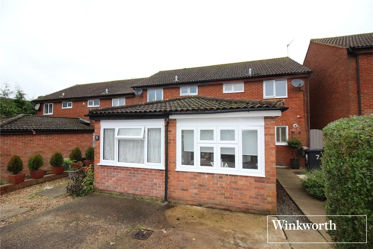 3 bed house for sale, Redwood Rise, Borehamwood, WD6