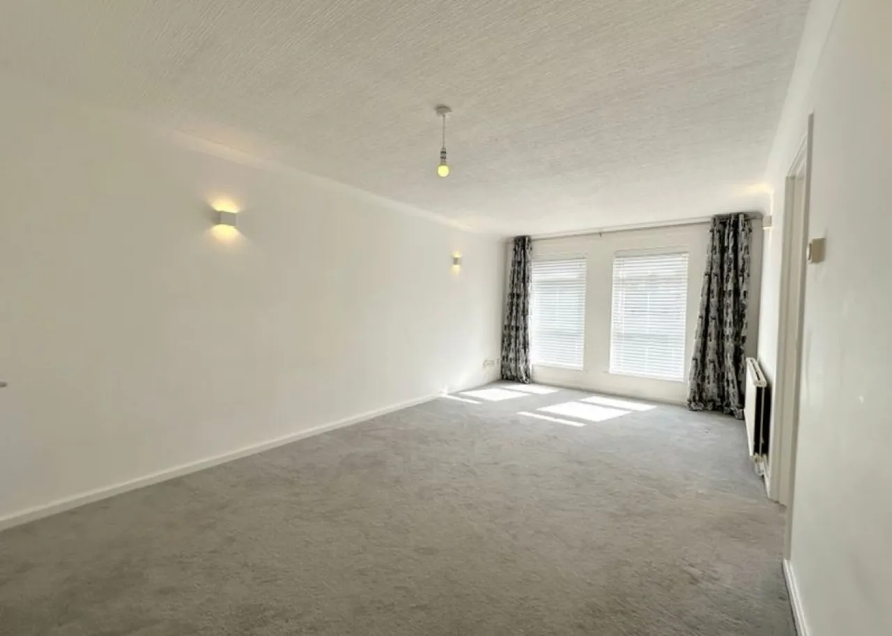 Wolston Close, Shirley, Solihull, photo 3