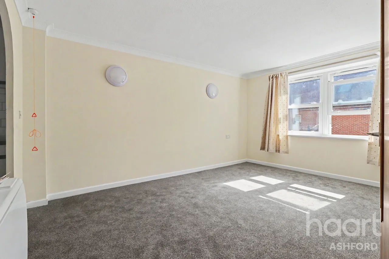1 bed flat to rent, Knotts Lane, CT1