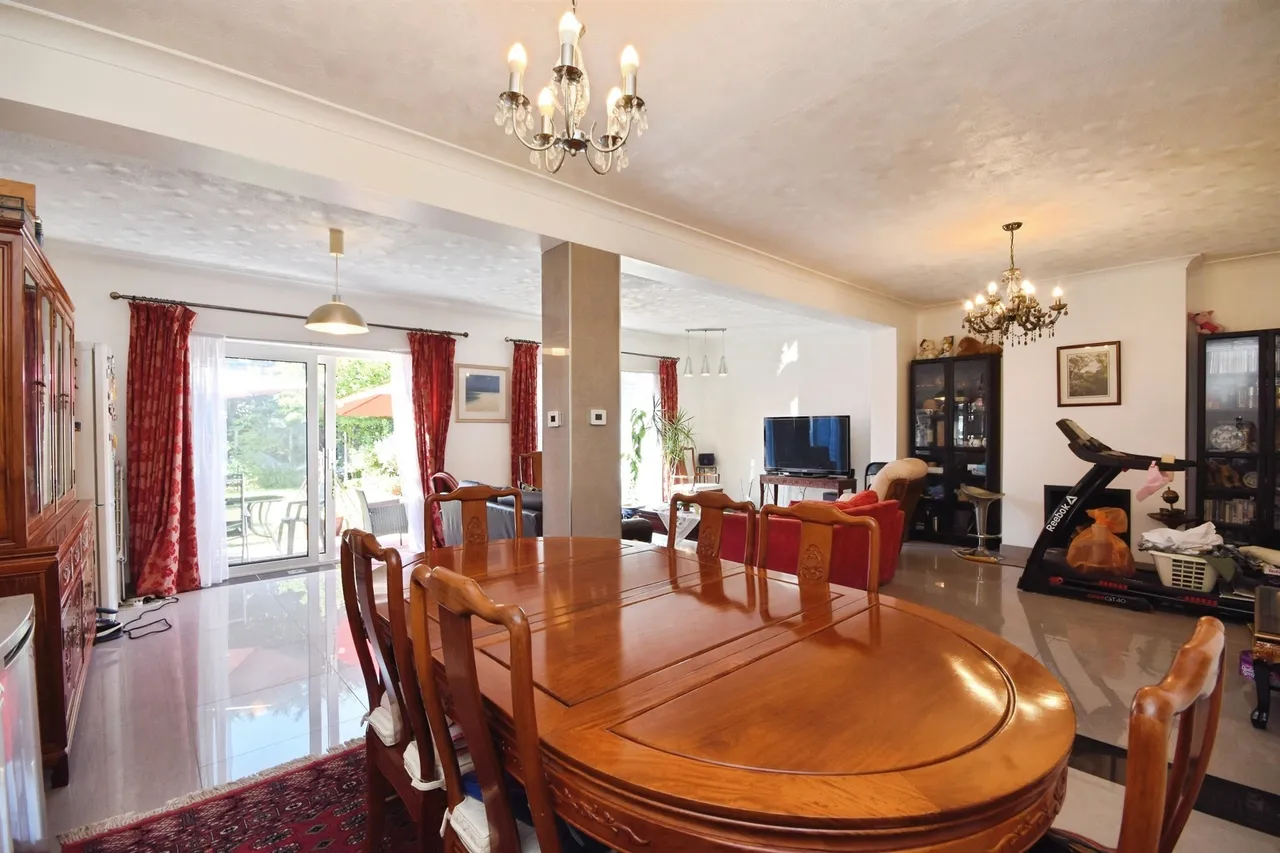 Eastern Avenue East, Romford, RM2, photo 3
