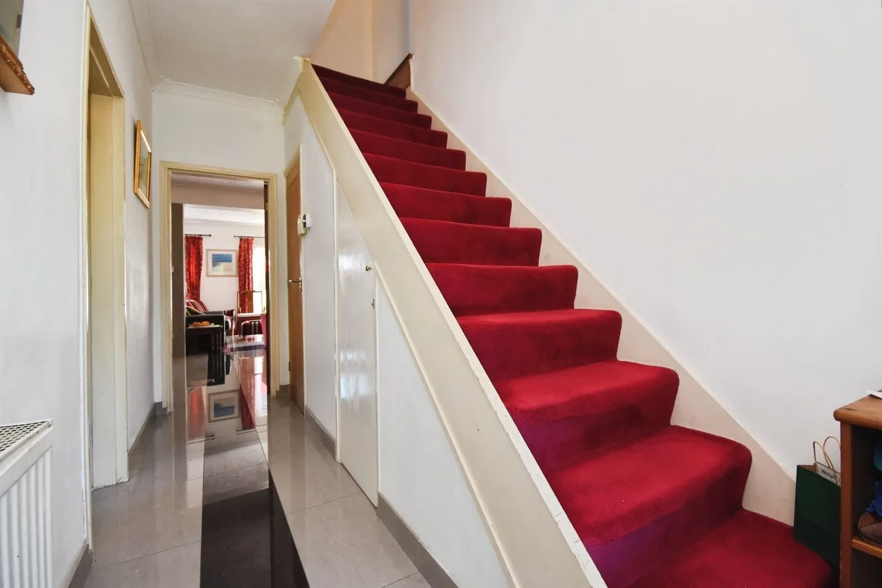 Eastern Avenue East, Romford, RM2, photo 10