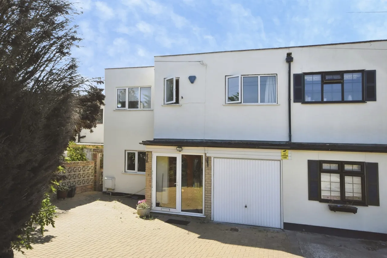 Eastern Avenue East, Romford, RM2, photo 2
