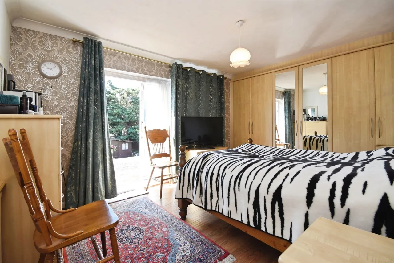 Eastern Avenue East, Romford, RM2, photo 12
