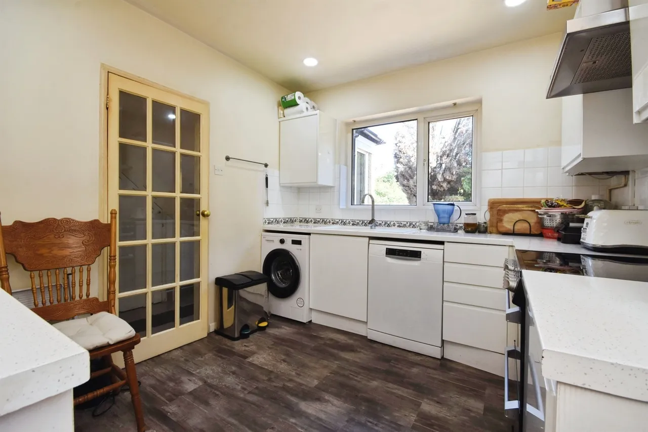 Eastern Avenue East, Romford, RM2, photo 8