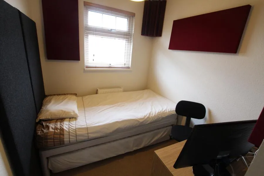 Japonica Close, Woking, GU21, photo 9